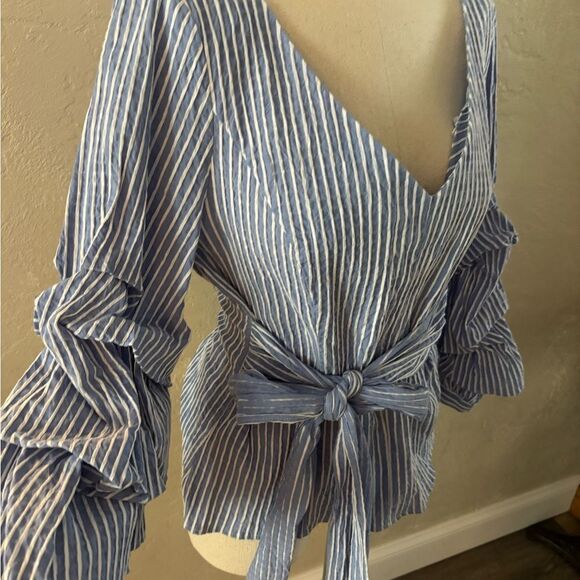 White House Black Market Seersucker Top with Tie Waist Sz 12 - Picture 4 of 14